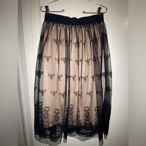Elegant Black and Cream Lace A-Line Skirt